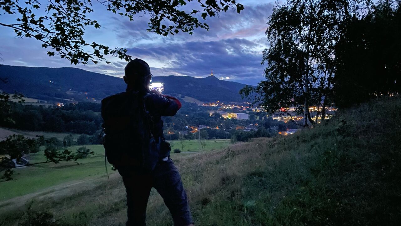 Splnění horské celodenky s taťkou Chodcem, aneb noční Liberec křížem křážem :)