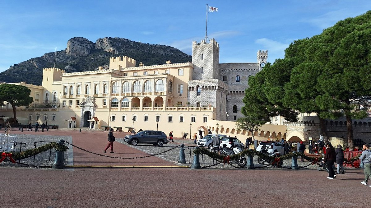 Palais Princier (59 m)