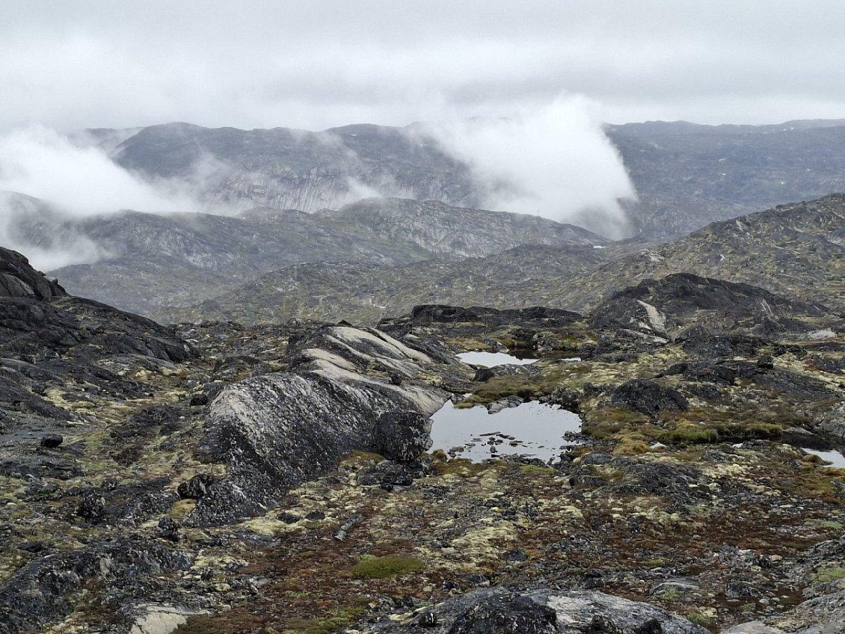 Akinnaq (390 m)