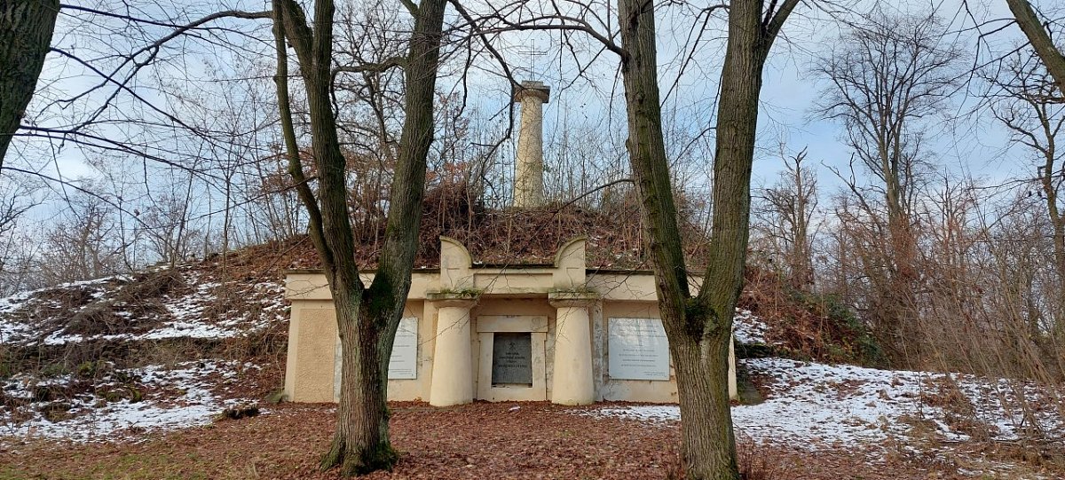Kaňk (353 m)