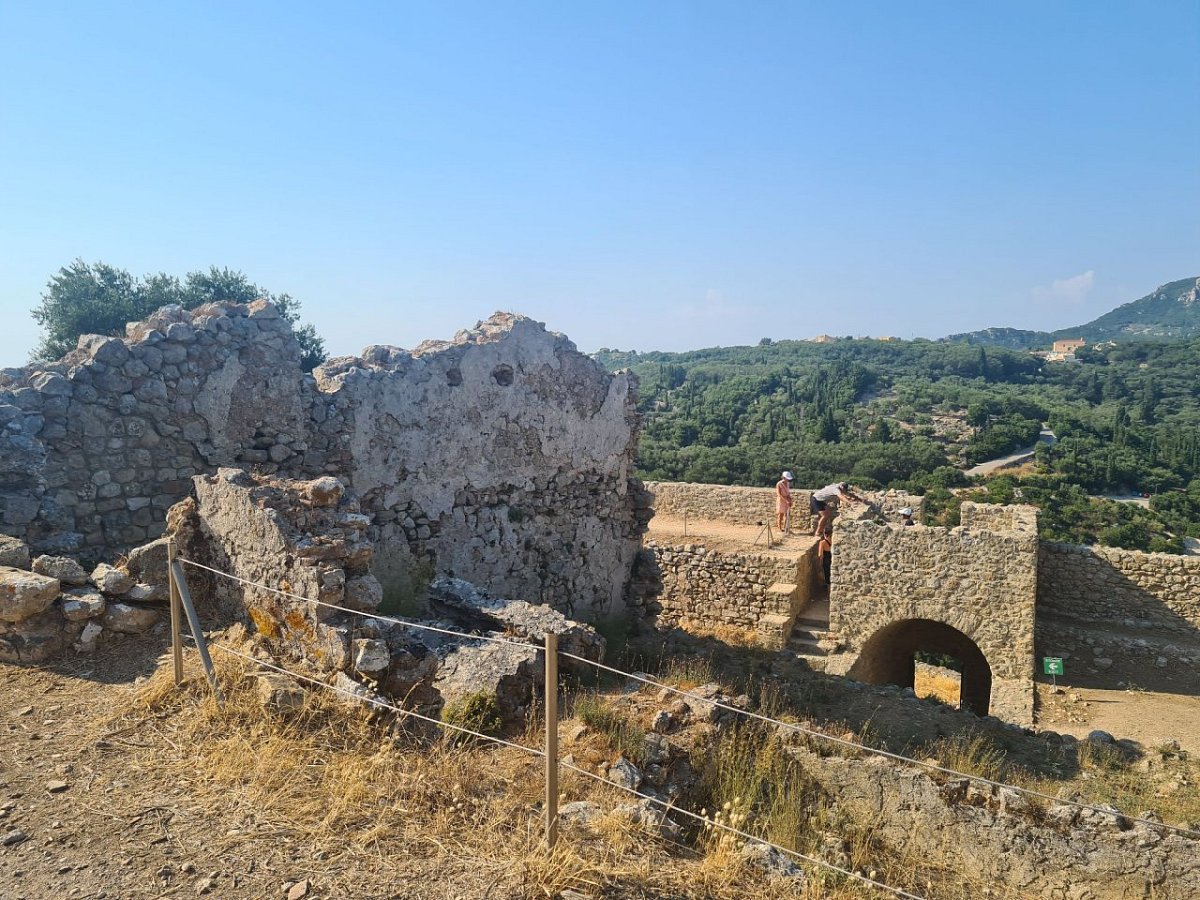 Αγγελόκαστρο Κέρκυρας (294&nbsp;m)