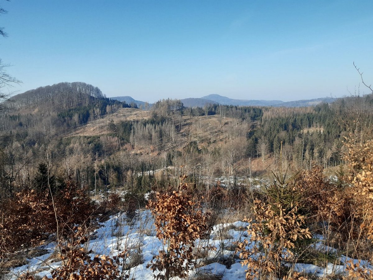 Ona (615 m)
