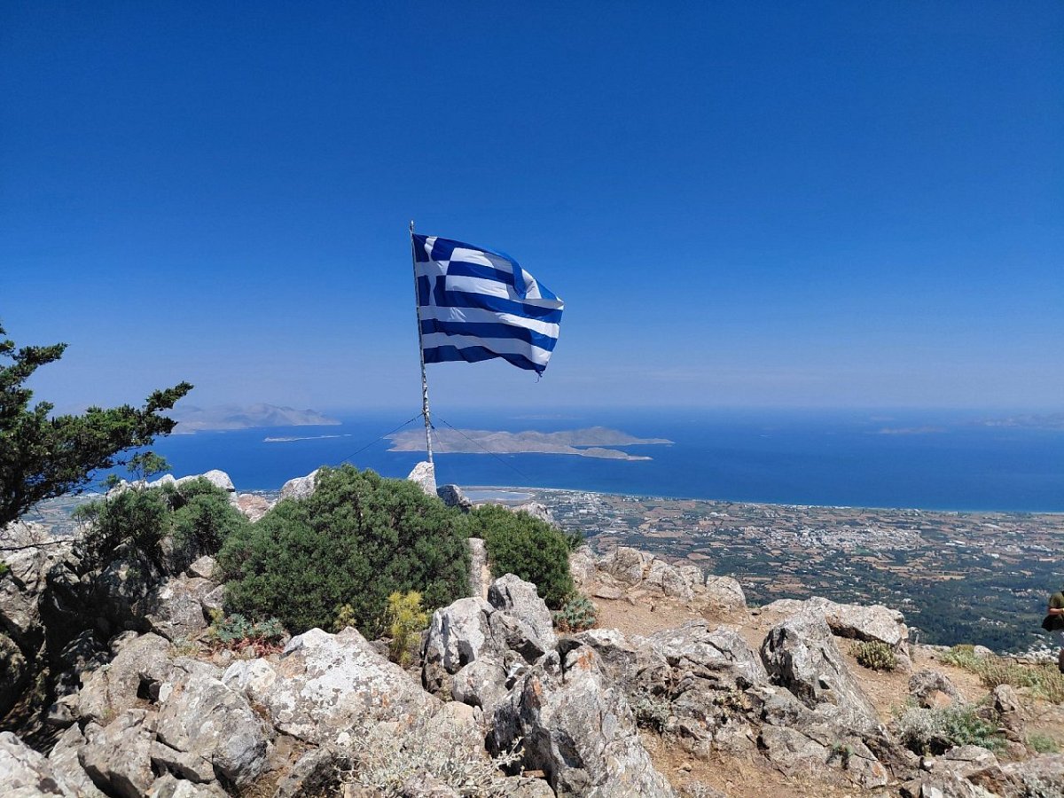 Δίκαιος (846&nbsp;m)